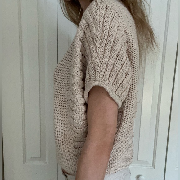 Super cute comfy knit distressed GAP top - Picture 4 of 6